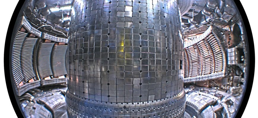 Внутренняя камера токамака Alcator C-Mod